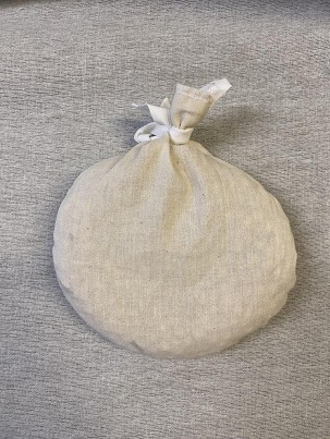 Meggymaggal töltött betét a nyuszifüles párnahuzathoz - natúr