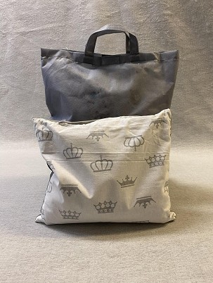 Memóriahabbal töltött kispárna huzattal és hordtáskával - koronás